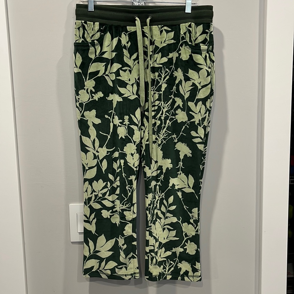 Lularoe Crystal Velour Kick Flare Cropped Pant